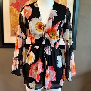 GB Gianni Bini Black Floral V-Neck Lace Up Bell Sleeve Romper Size Small